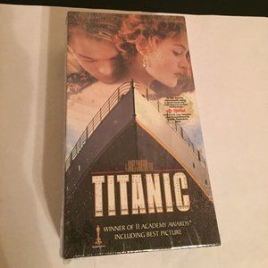 “TITANIC” VHS Movie Cassette Box Set (2 Cassettes) – 1998 – Factory SEALED